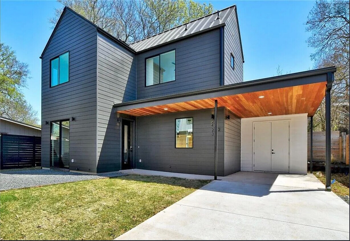 Foto principal - 2423 Wilson St