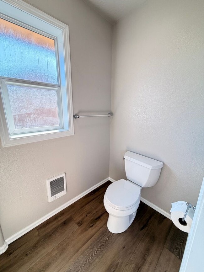 Building Photo - 4107 Forsythia St