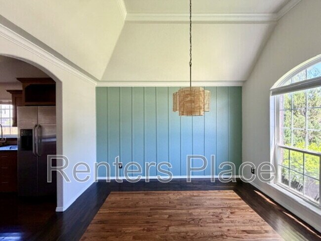 Building Photo - 3004 S Tamarack Ave