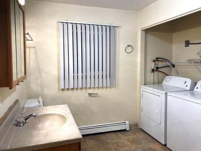 Building Photo - 2717 Sherwood Trl
