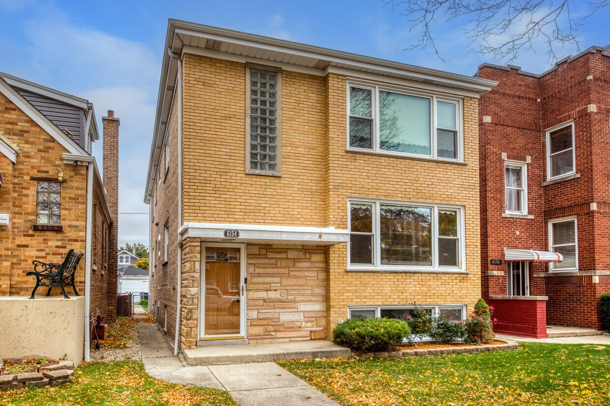 6154 W Thorndale Ave, Chicago, IL 60646 House Rental in Chicago, IL