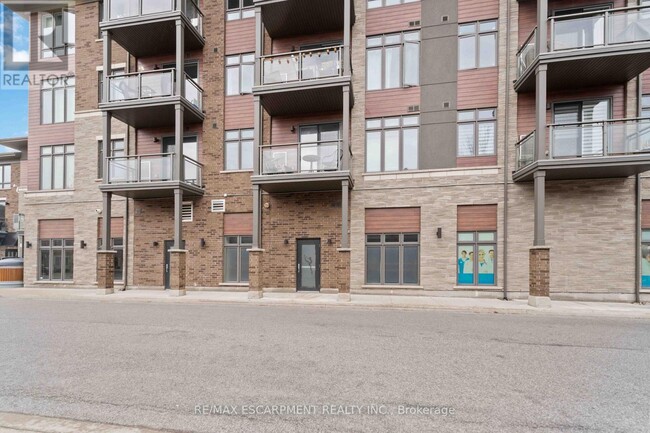 Building Photo - 520-520 N Service Rd