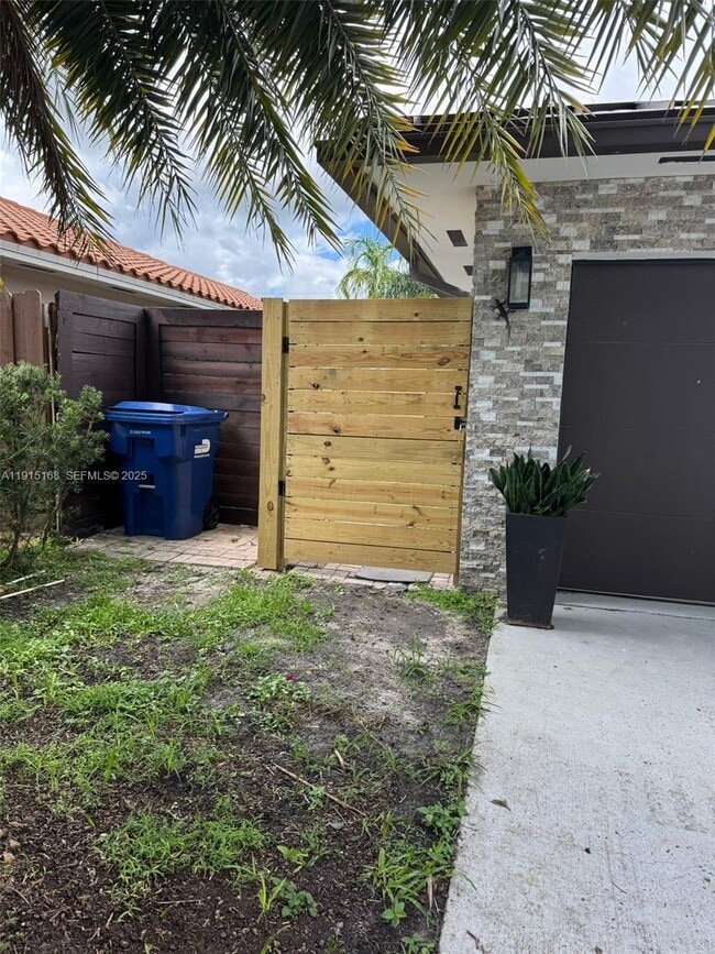 Foto del edificio - 15620 SW 146th Ave