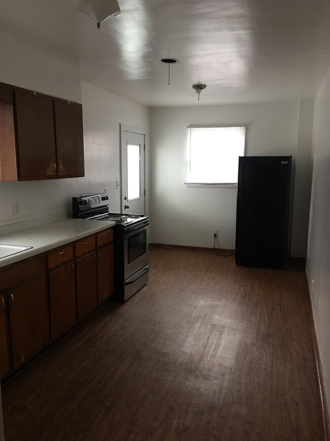 Foto del edificio - 3435-3435 Valley Dr