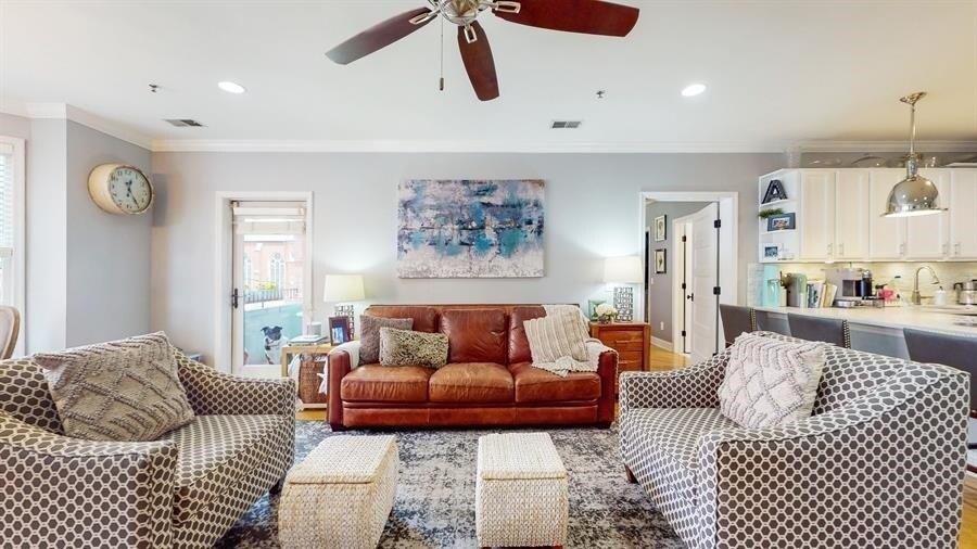 Foto principal - 325 Willow Ave