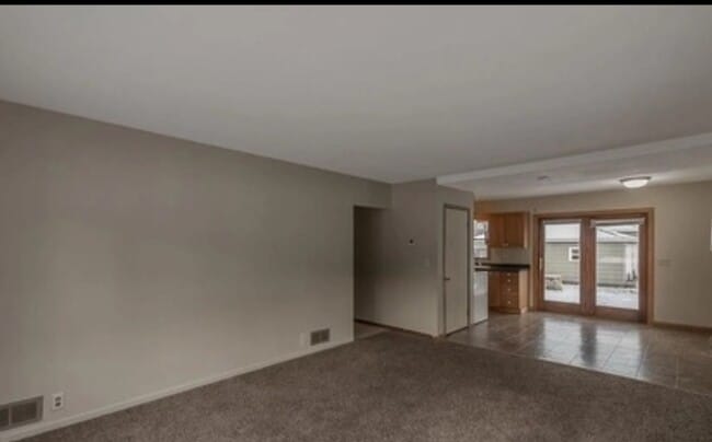 Living room - 802 Le Hillier St