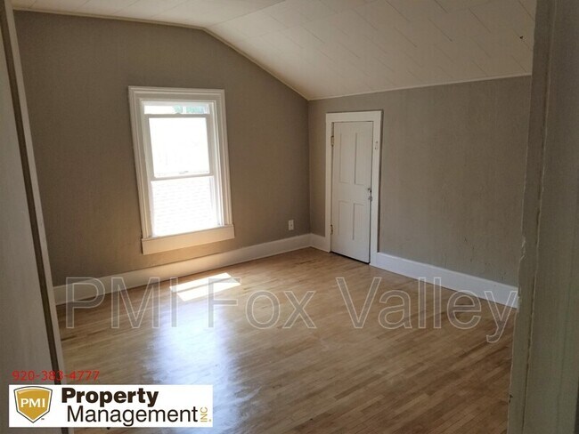 Building Photo - 708 Central St