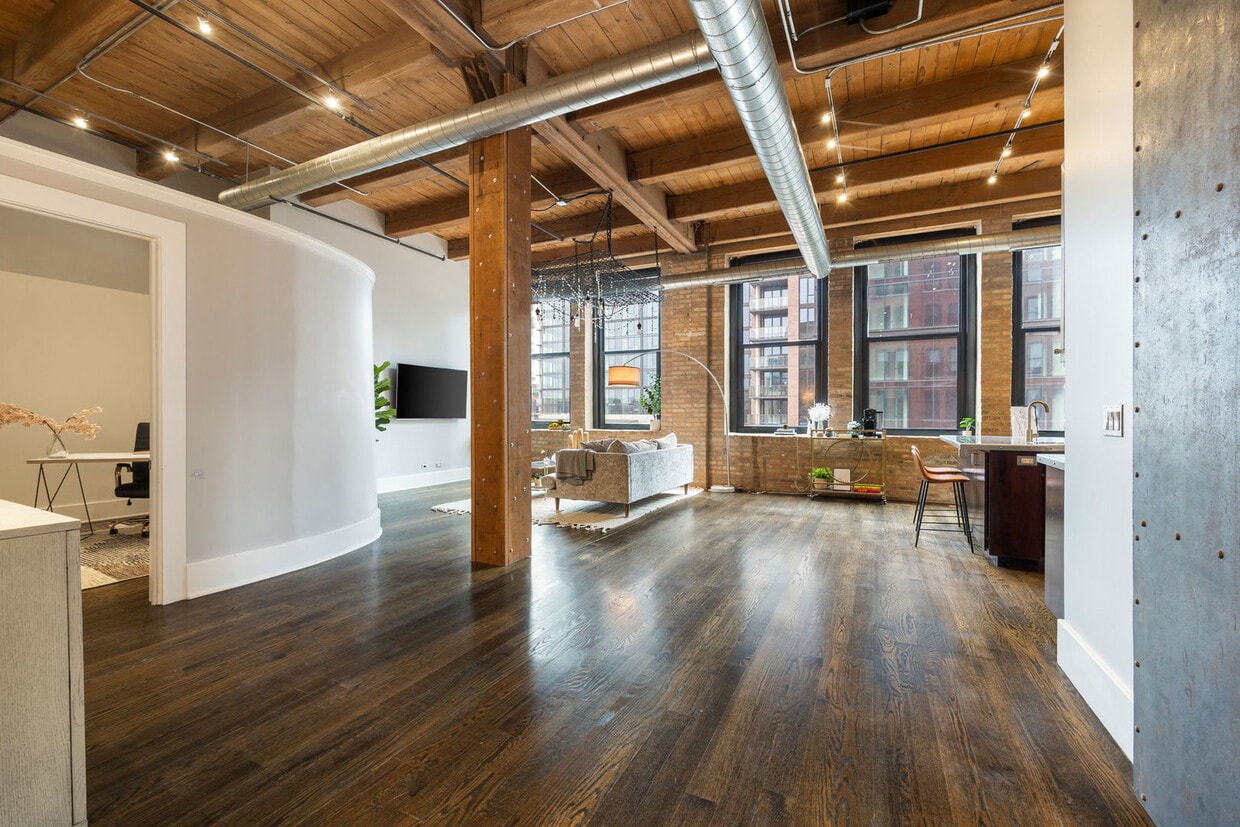 Foto principal - 1101 W Lake St