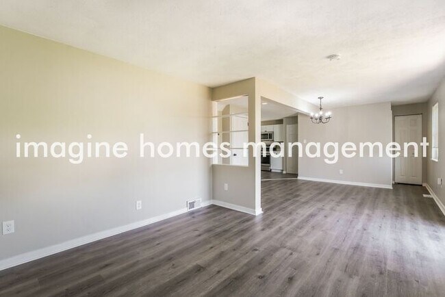 Building Photo - Recently Renovated 3 Bedroom Single Family...