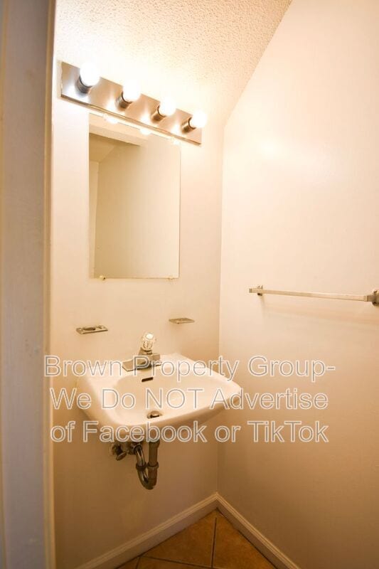 Building Photo - 2109 Grand Prix Dr