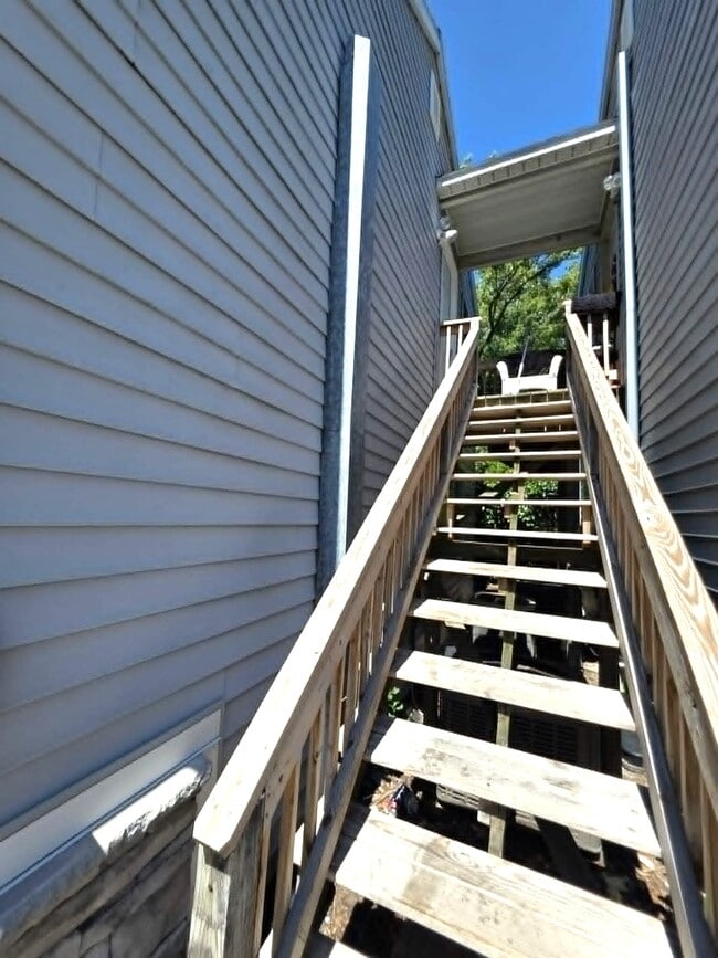 Building Photo - 209 Monticello Ave
