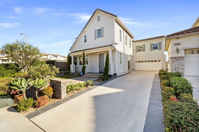 Foto del edificio - Modern Two Story Home with Huge Primary Be...