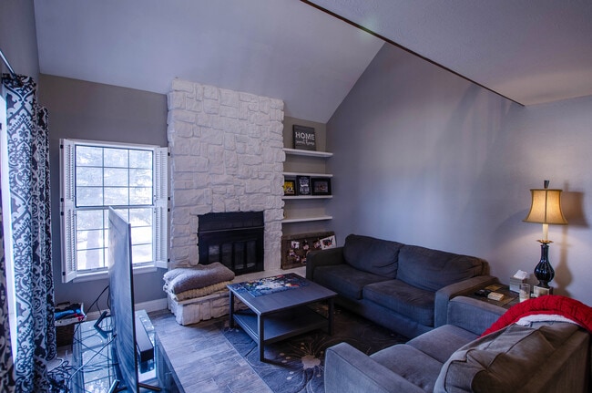 Foto del edificio - 272 Cobblestone Dr