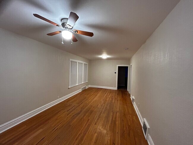 Foto del edificio - 5047 W Winona St