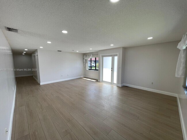 Building Photo - 1727 SW 136th Pl