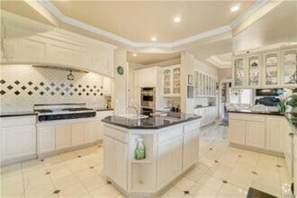 Building Photo - 22537 N Summit Ridge Cir