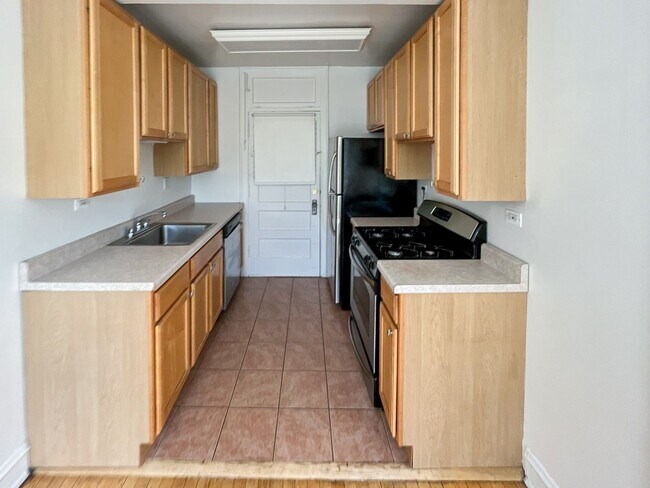 Foto del edificio - 1605 W Sunnyside Ave