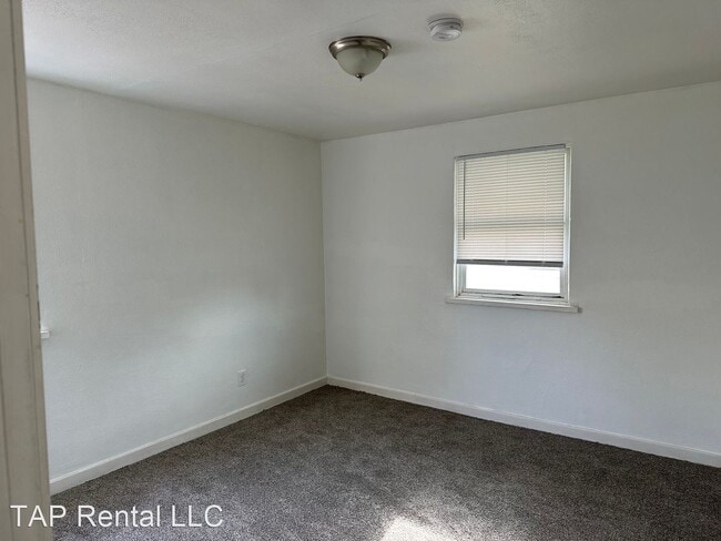 Building Photo - 3 br, 1 bath House - 2524 W Wellesley