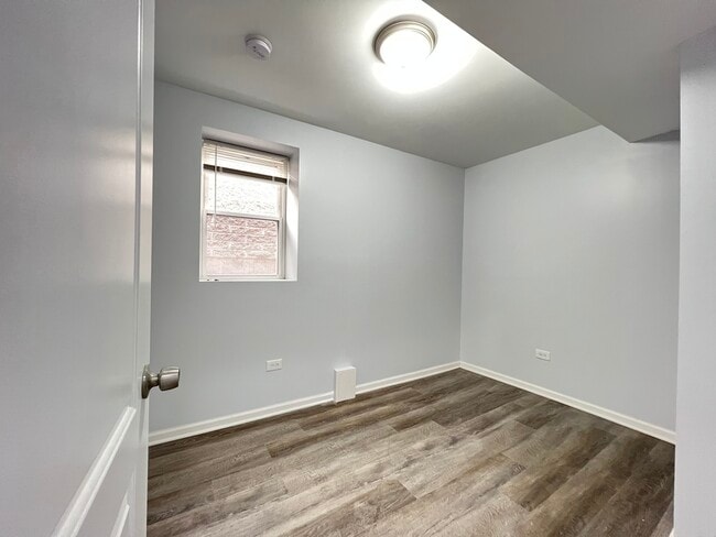 Building Photo - 2831 S Quinn St