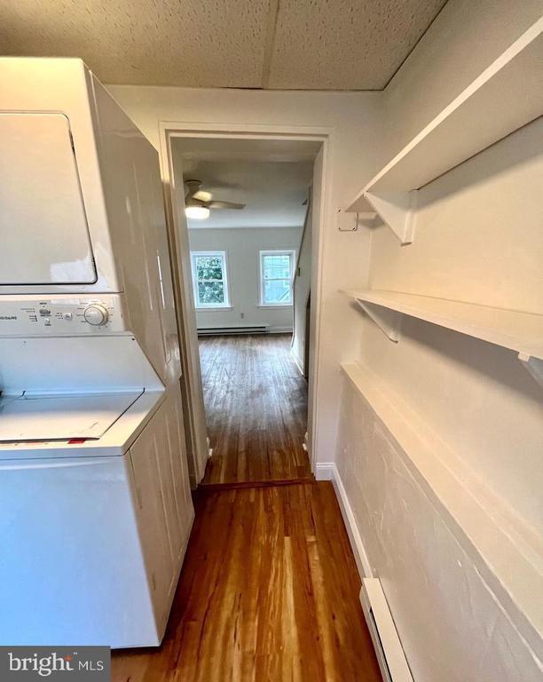 Building Photo - 119 Maple St