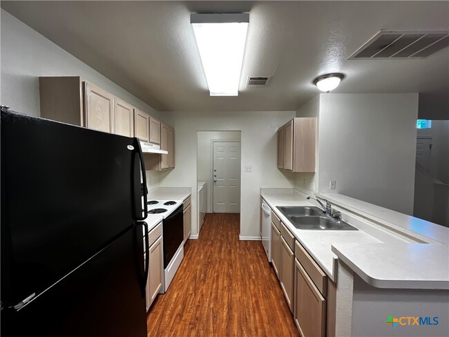 Building Photo - 125 Cedargrove