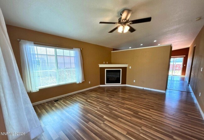 Foto del edificio - 17630 White Tail Ct