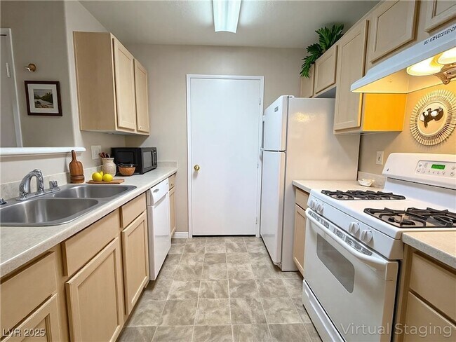 Foto del edificio - 950 Seven Hills Dr