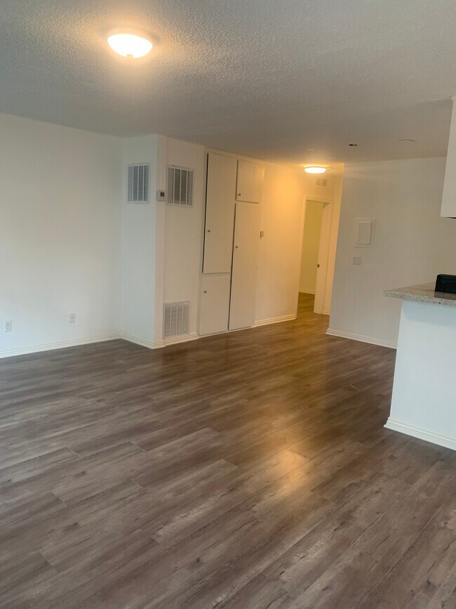 Living room from the entrance - 1812 N Mariposa Ave