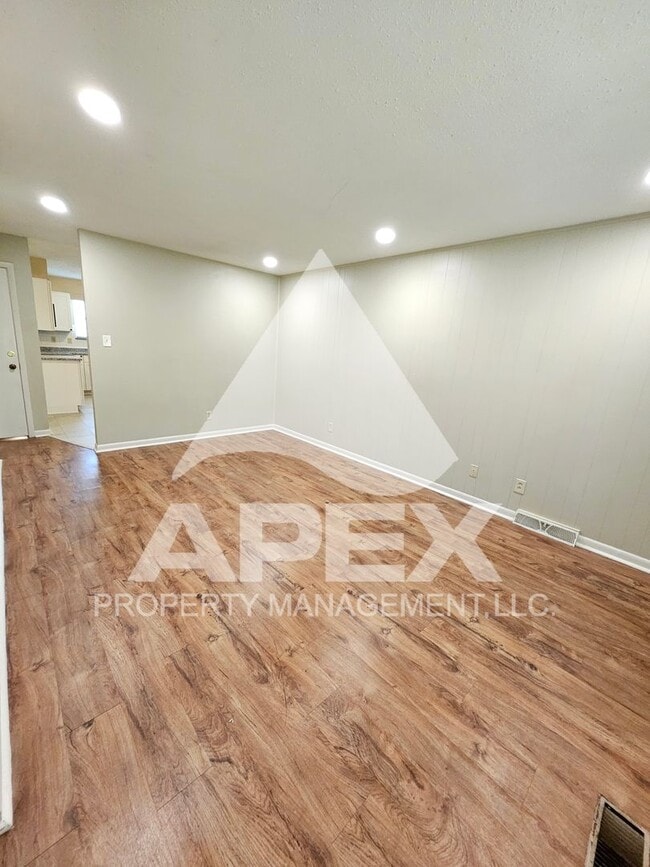 Foto del edificio - 7324 Deane Hill Dr