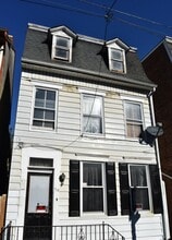 Building Photo - 719 W Philadelphia St