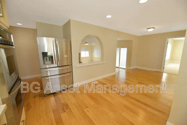 Foto del edificio - 3830 Twin Oaks Way