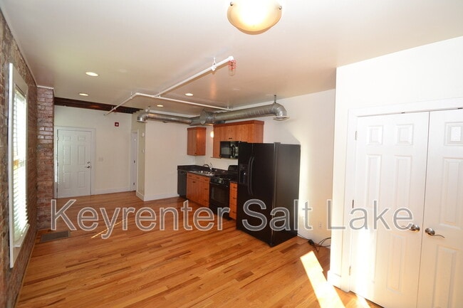 Building Photo - 540 N 600 W