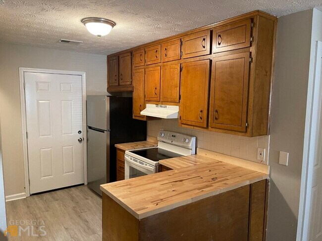 Foto del edificio - 5381 Ridgemere Ct