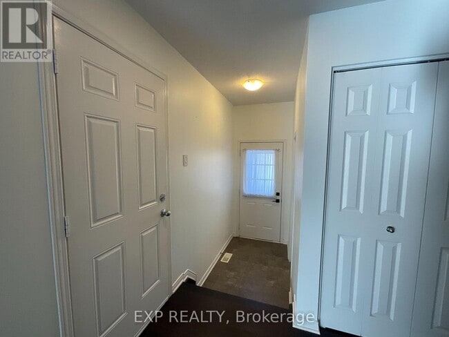 Building Photo - 152 Maravista Dr