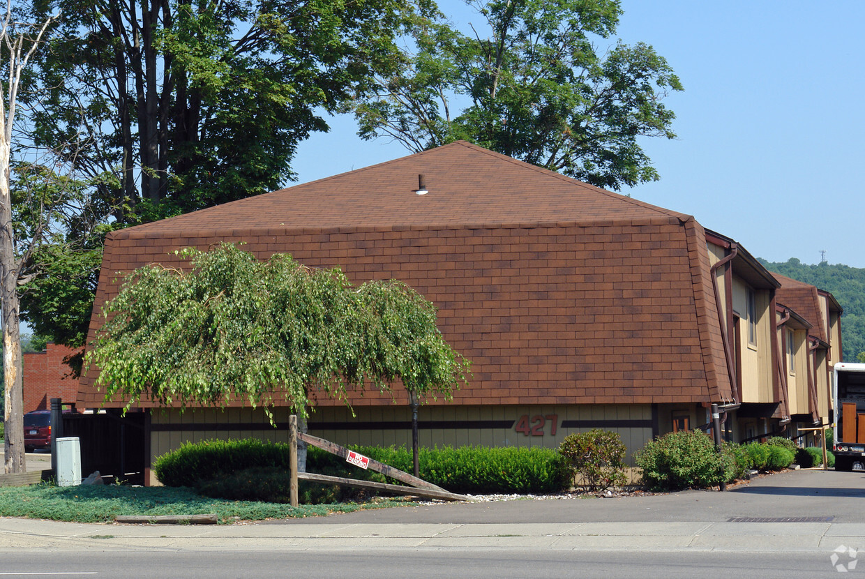 Building Photo - 427 E Main St