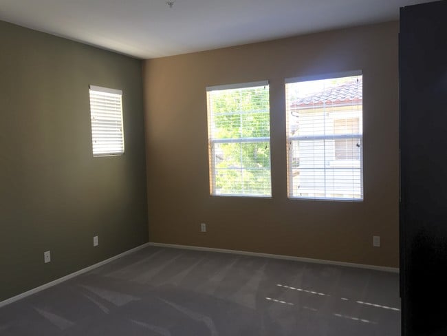 Dormitorio principal - 28204 Canterbury Ct