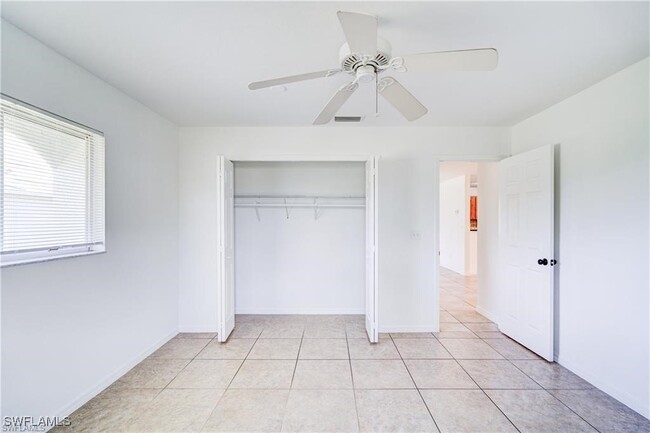 Foto del edificio - 1107 Cape Coral Pkwy W