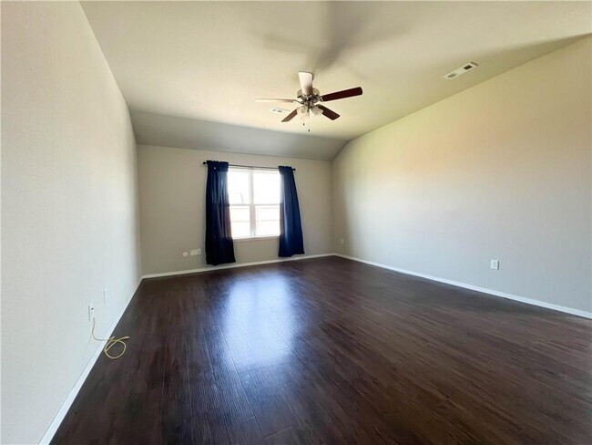 Foto del edificio - 1440 Scotland Dr