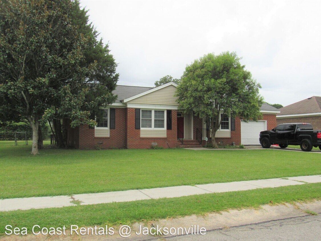 Primary Photo - 3 br, 2 bath House - 625 Winchester Rd.