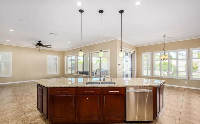 Foto del edificio - 14892 Aldea Dr N