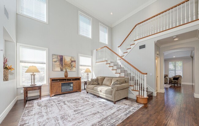 Building Photo - 18571 Amalia Ln