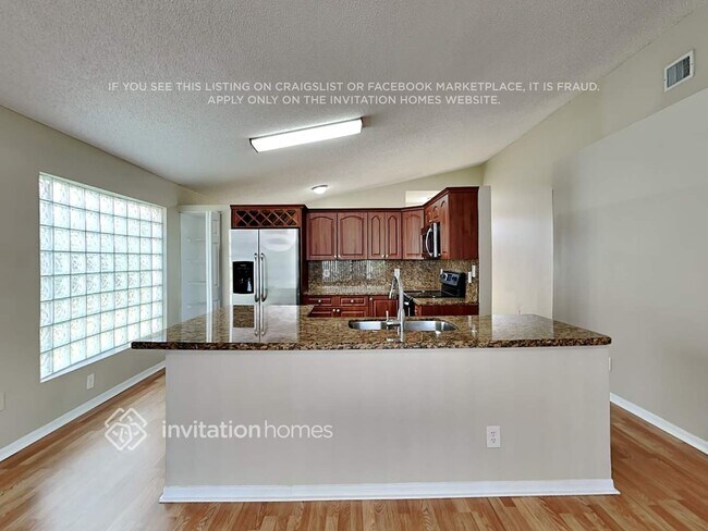 Building Photo - 2833 SW 183rd Ave