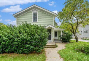 Building Photo - 515 3rd St