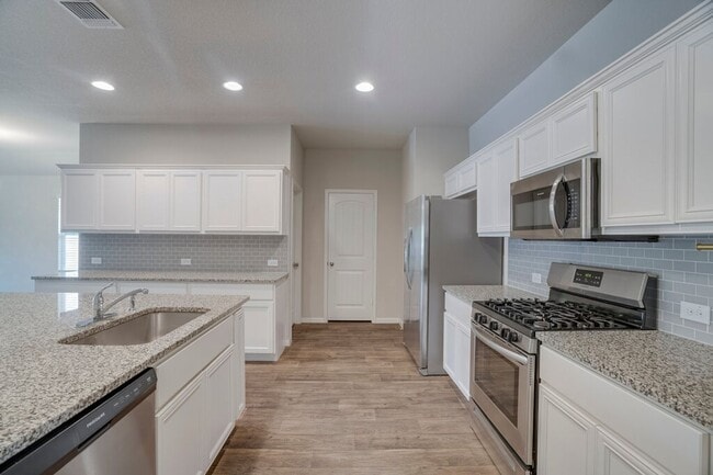 Building Photo - 13804 Cantarra Dr