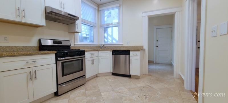 Primary Photo - 635 Ashbury St