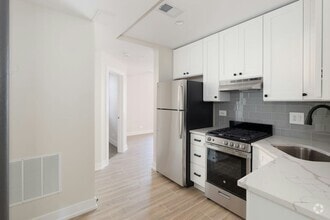 Building Photo - 5200 N Leavitt St