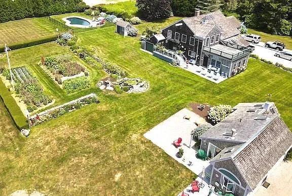 Foto del edificio - 305 Main Rd