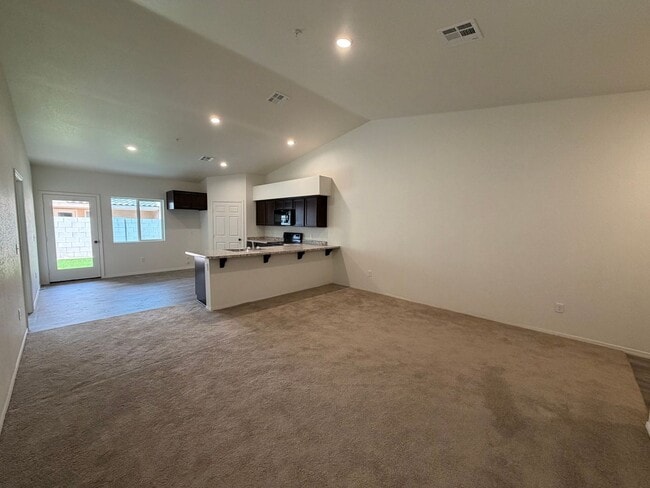 Foto del edificio - 7190 E 39th St