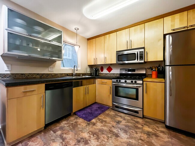 Photo - 617 N St Townhome