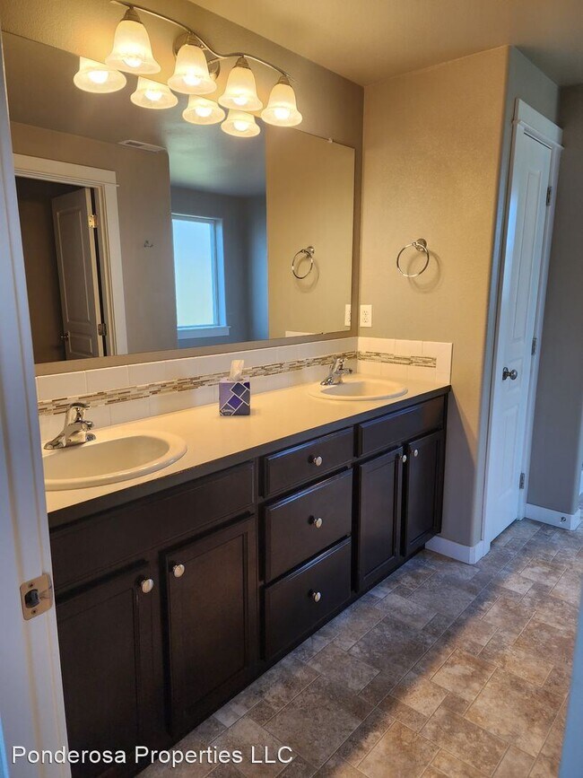 Foto del edificio - 4 br, 2.5 bath House - 1185 W Hill Ave